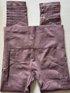 High-Waist Seamless Women’s Leggings in Dusty Mauve size medium